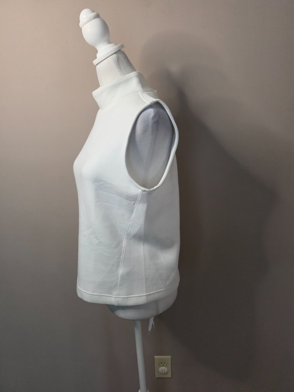 Spanx Air Essential Mockneck Sleeveless White Tank Top Size Med - Picture 5 of 10